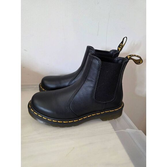 Dr. Martens 2976 Warmwair Leather Chelsea Boots US L 6 $180 - Picture 1 of 9
